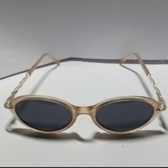 ST. JOHN Sunglasses Sun Wear Made In Italy Cream  & Silver Metal With Case main image 10